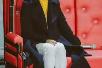 女性过了50想要穿出气质无妨看看周涛调配高雅正经美极了