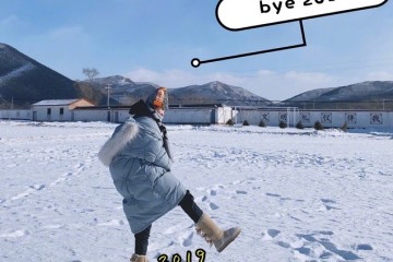 关晓彤素颜滑雪美到认不出看清她摆pose手势跟鹿晗学的吧