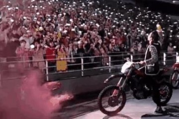 流水的花旦铁打的谢娜艺人出道靠卖笑成为娱乐圈顶流