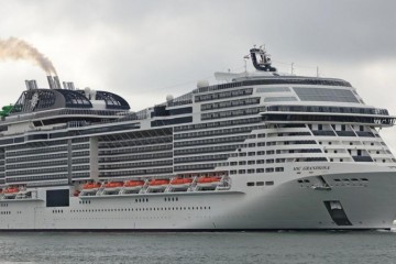 耗资约60亿元的全球第7大邮轮首航就撞了