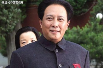 唐国强55岁混血妻子近照曝光浓眉大眼气质绝佳成婚26年超恩爱