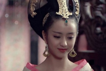 她是古装榜首佳人惨遭劈腿忍痛离了婚今48岁仍然美貌