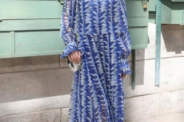 刘雯也张狂穿条浴巾就走机场甭说还真挺美观