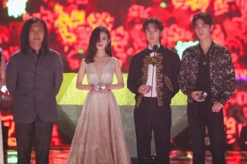 赵丽颖星光红毯半遮面发型被网友狠批得知本相后的我却疼爱不已