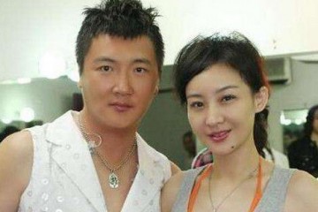 孙楠前妻买红妹近照曝光身穿黑裙尽显尤物身段49岁活成少女