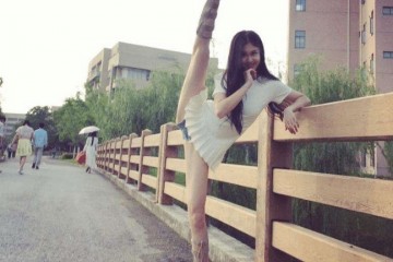 20岁被称为国际最美身段的校花4年过去了变成了什么姿态