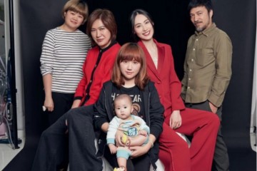 梁洛施这气质女星里稀有穿赤色西装干练大气铁锈红口红气场强