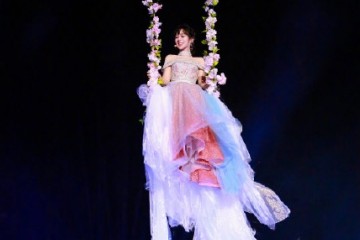 2020年第一个笑料居然是杨紫吊在2000米高空歌唱网友太利诱