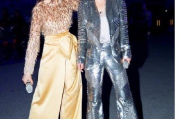 毁三观刘涛和秦海璐当众热吻屡次不雅观行为引热议太没本质了