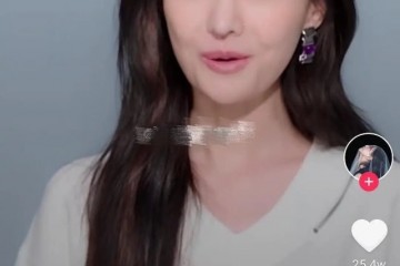 28岁郑爽录视频笑意盈盈脸却垮了粉丝解说天然老去遭吐槽