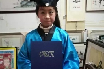 9岁女孩的因一手好字走红网友盛赞并自惭形秽专家没入门