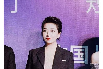 52江珊真放开了黑色西安装裸色上衣像无穿不俗反而很高档