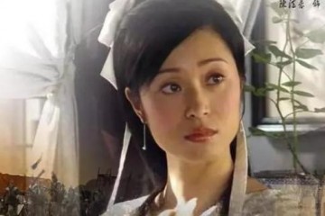 她是从前的港姐冠军阅历四次爱情被伤现在52岁一向未婚