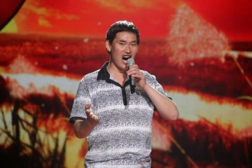 49岁朱之文一家近照儿子将娶美丽老婆女儿长相一言难尽难嫁