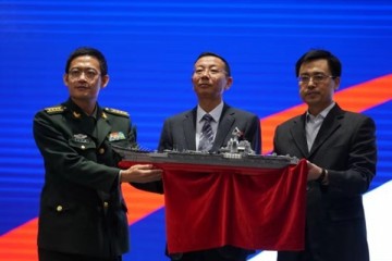 山东舰90后文创团队中国海军比幻想的还要帅