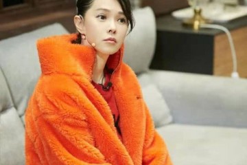 伊能静扮嫩真是凶猛高马尾加上毛绒外套怎么看都不像50岁