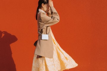 曾被嘲土到爆的洞洞鞋杨幂这次带得动货吗