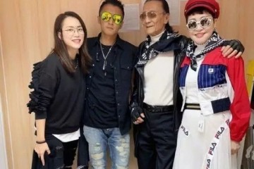 谢霆锋把她当家人悄悄生下前男友的骨血今47岁不成婚仍很美