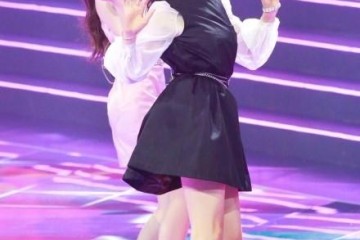 微博之夜刘亦菲发福杨逾越差点滑倒一些顶流流量明星没走红毯