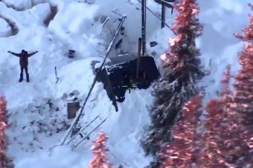 技术满格!男人被困阿拉斯加荒野20余天获救