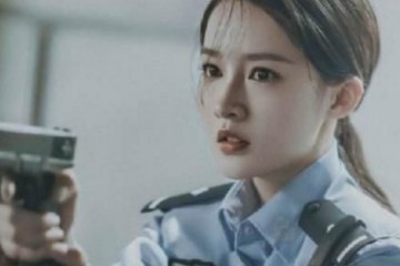 李沁的警服照火了一根皮带勒出儿童腰总算信任她有85斤
