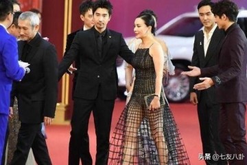 55岁刘嘉玲不服老超级镂空装演出晚年引诱死后马思纯表情亮了