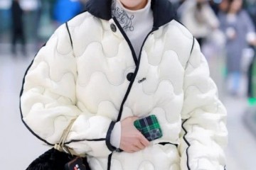 司理理的腿细到不信把紧身裤穿成皱皱裤塞进长筒靴无压力