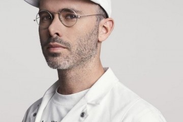 色盲把米老鼠变满足白成果比KAWS还火他是谁让迪奥哭着求联名