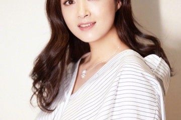 蒋欣路透照穿戴浴袍入镜露出实在身段网友体重直逼150斤啊