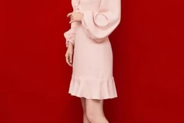 霍思燕太少女了穿白色羽绒服比小5岁杜江还嫩姐弟恋太靠谱了