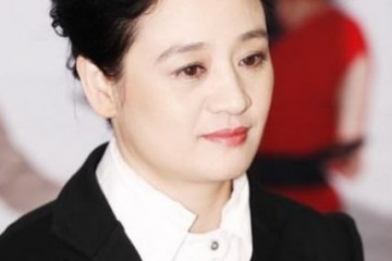 曾比巩俐还红23岁成名初恋吸毒跳楼自杀离婚破产太苍凉