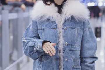 服了赵雅芝66岁还有铅笔腿携子出行像小女友