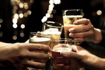 彩礼不出首饰不买陪我吃半年咸菜的女性嫁给了他人