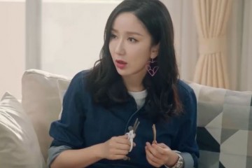 32岁娄艺潇观战CBA离开了电视滤镜后和剧中判若鸿沟