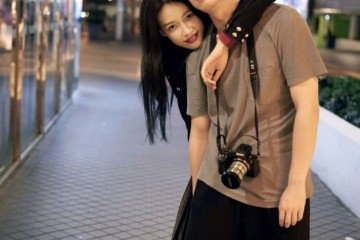 孙怡稀有晒亲子照穿紧身裤出镜网友小细腿与女儿相同细