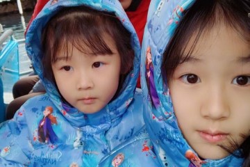 陆毅一家游乐场疯玩12岁贝儿全程嗨坐过山车耳坠美甲很抢眼