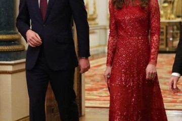 凯特闪烁款待会成王室鹤立鸡群太冷艳穿赤色薄纱裙尊贵又耀眼