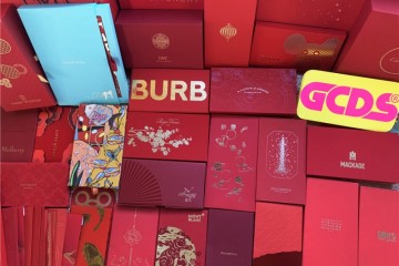 随意保存一张都可以在你的朋友圈里装*