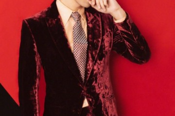 李现作业时被抓拍失去了天山童姥滤镜这样的脚你还爱吗