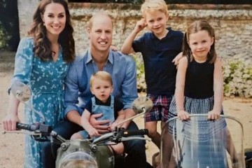 英国王室1岁多路易王子现身走路姿态太萌了太像哥哥乔治啦