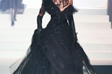 时髦老顽童离别T台设计师高缇耶演出谢幕大秀