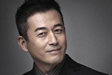 扔掉相恋7年的女友娶知道3天小15岁的她老来得子被骂惨