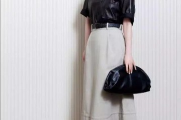 双肩包过期了本年盛行的是云朵包俞飞鸿背上后潮翻了