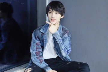 18岁初恋男神丁程鑫腿长颜值高衣品又好再过几年不得了