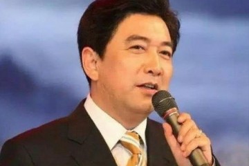 他曾是央视名嘴扔掉了瘫痪16年的原配后娶小13岁娇妻