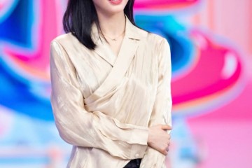 162cm王子文和167cm杨幂都是衬衫配热裤小个子不输大长腿