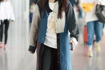 小陶虹携女罕出面11岁徐小宝肤白细腿气质佳颜值胜过其母