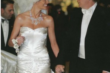 35岁梅拉尼娅穿婚纱冷艳超模身段胜过前妻难怪特朗普这么爱她