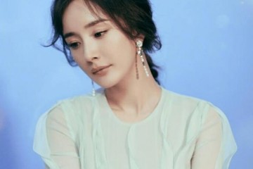 迷住胡歌爱上李易峰离婚后33岁的她仍是少女感十足