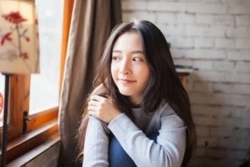 吴倩太好看了吧路人镜头下28岁的她却像一位十几岁的小姑娘